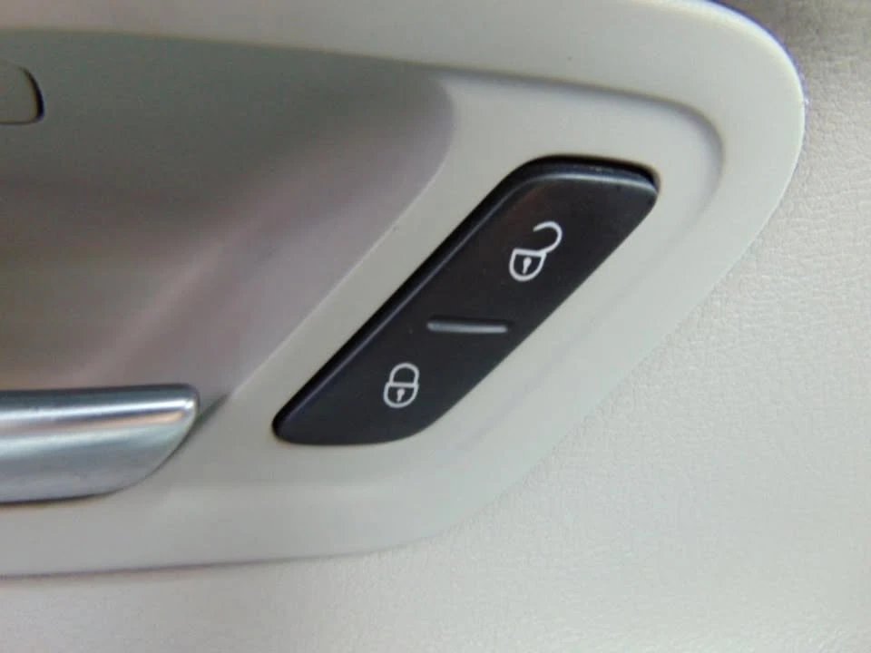 2008 Volkswagen Eos - Image 15 of 20