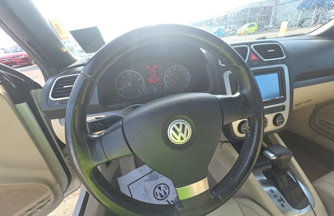 2008 Volkswagen Eos - Image 9 of 11