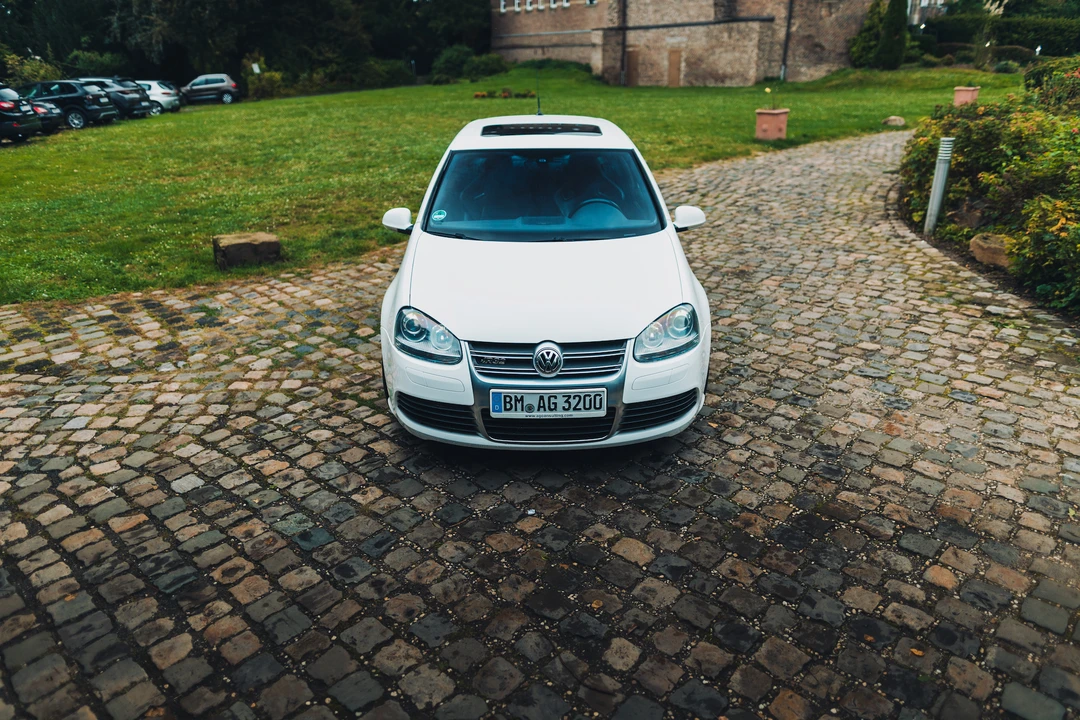 2009 Volkswagen R32 Mk5 - Image 3 of 31