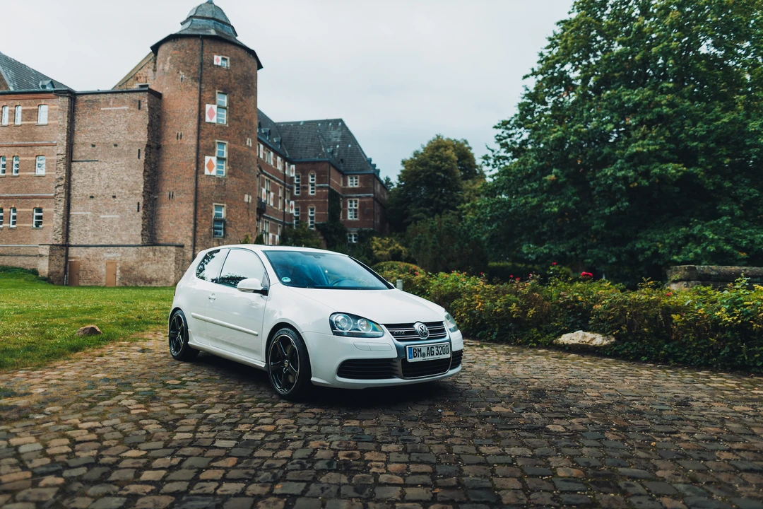 2009 Volkswagen R32 Mk5 - Image 14 of 31