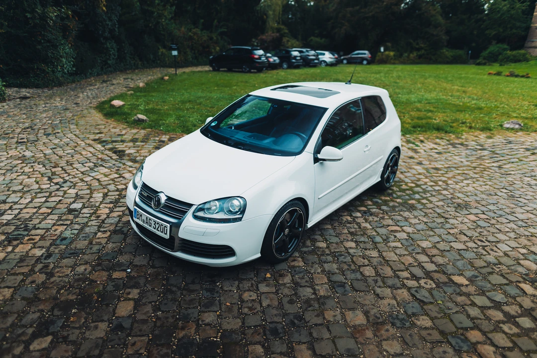 2009 Volkswagen R32 Mk5 - Image 9 of 31