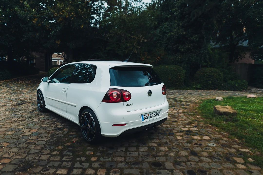 2009 Volkswagen R32 Mk5 - Image 5 of 31