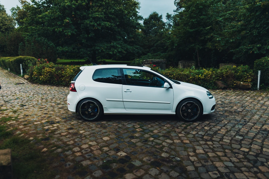 2009 Volkswagen R32 Mk5 - Image 12 of 31