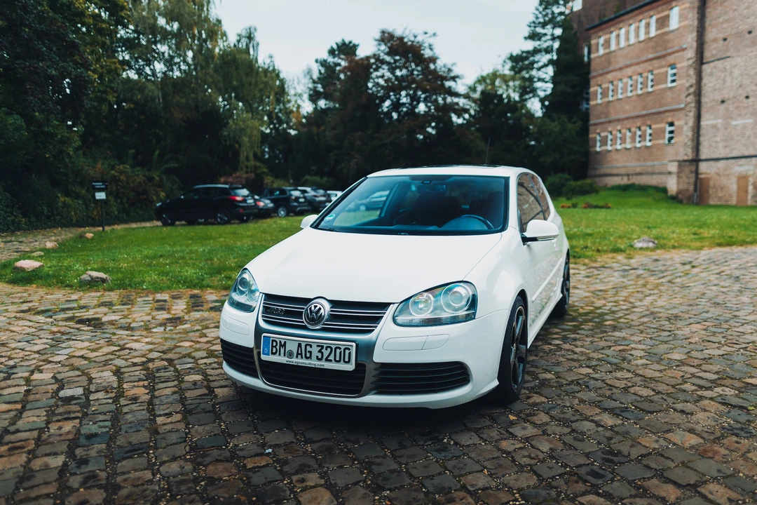 2009 Volkswagen R32 Mk5 - Image 10 of 31