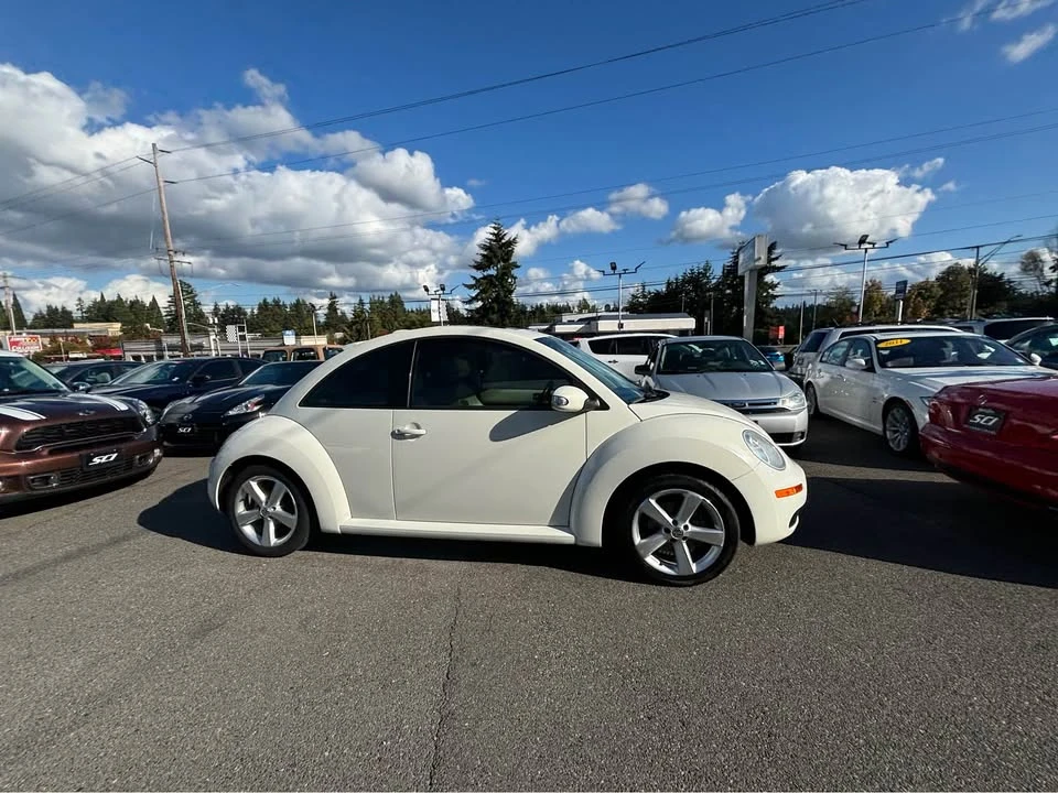 2008 Volkswagen New Beetle - Image 2 of 5
