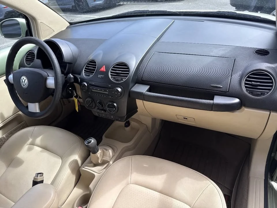 2008 Volkswagen New Beetle - Image 15 of 20