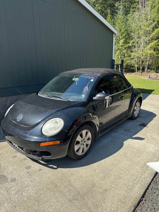 2008 Volkswagen New Beetle - Image 11 of 16