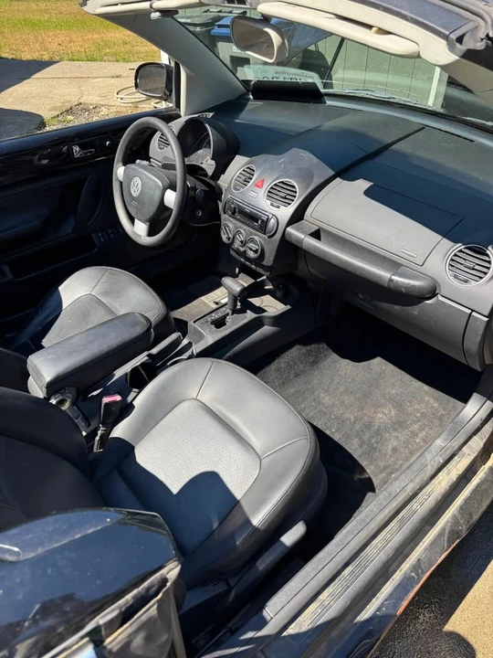 2008 Volkswagen New Beetle - Image 8 of 16