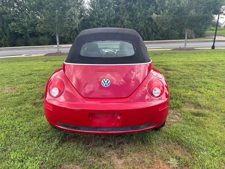 2008 Volkswagen New Beetle - Image 10 of 16