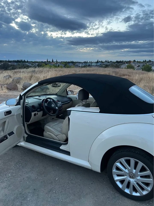 2008 Volkswagen New Beetle - Image 11 of 18