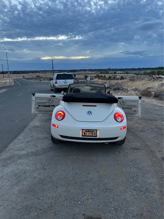 2008 Volkswagen New Beetle - Image 9 of 18