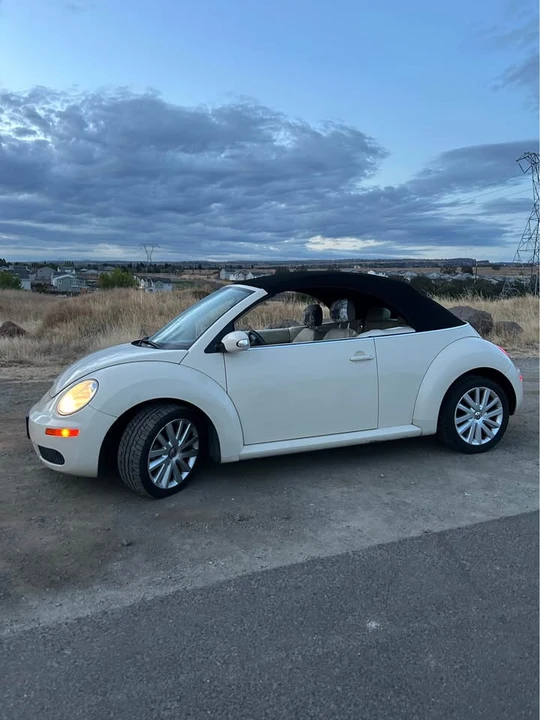 2008 Volkswagen New Beetle - Image 13 of 18
