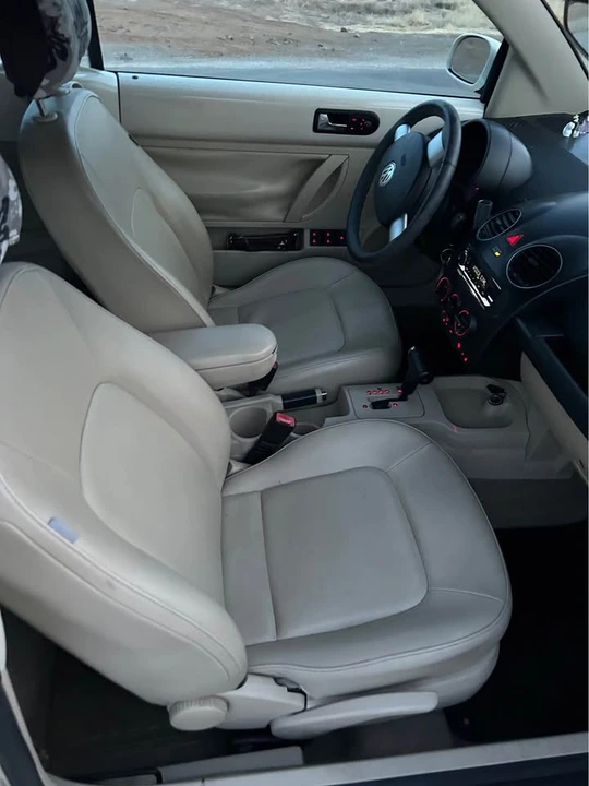 2008 Volkswagen New Beetle - Image 15 of 18