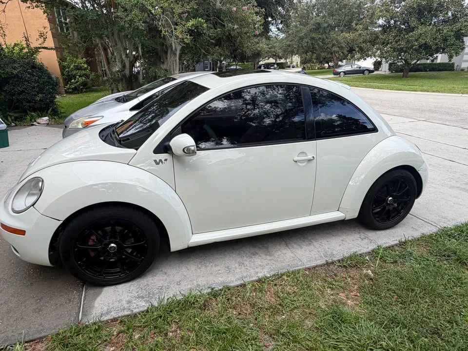 2008 Volkswagen New Beetle - Image 2 of 8