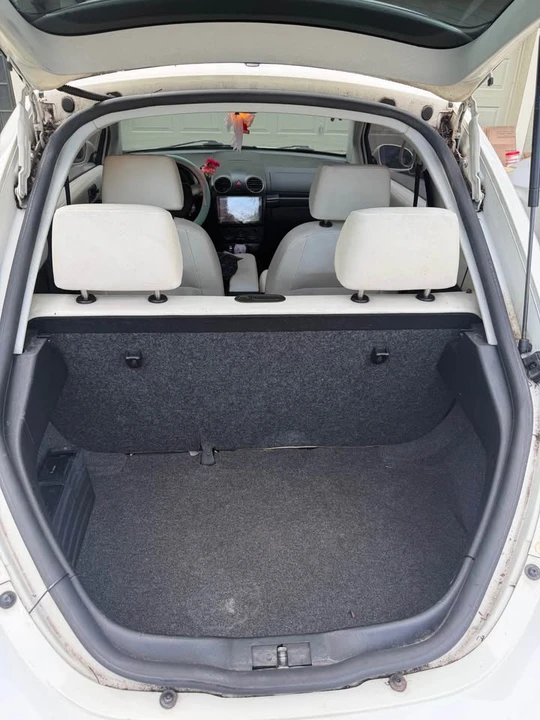2008 Volkswagen New Beetle - Image 8 of 8