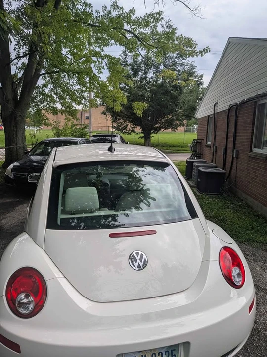 2008 Volkswagen New Beetle - Image 5 of 9