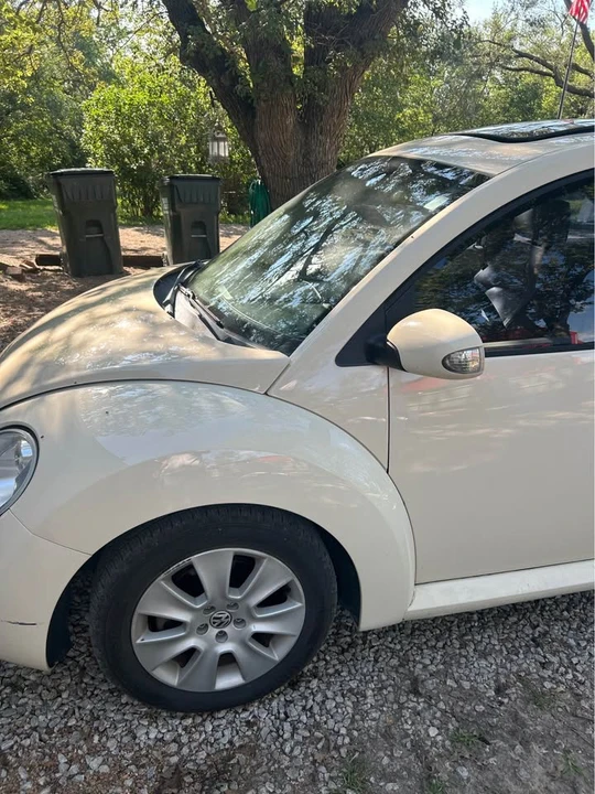 2008 Volkswagen New Beetle - Image 10 of 15