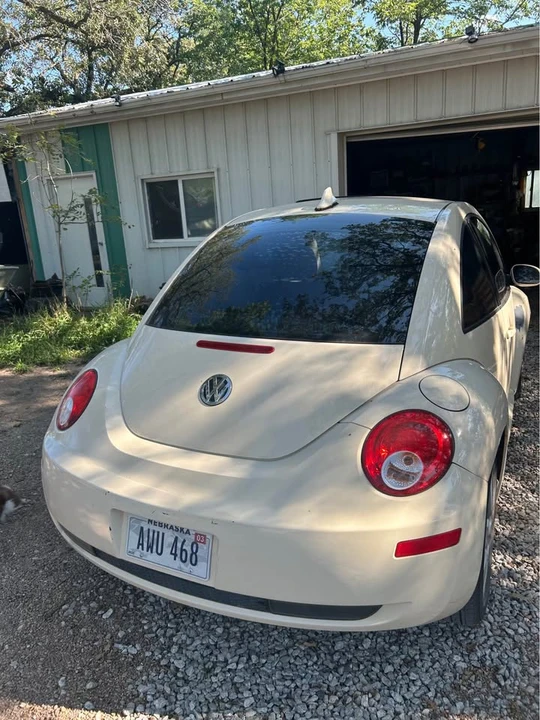 2008 Volkswagen New Beetle - Image 9 of 15
