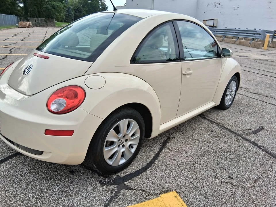 2008 Volkswagen New Beetle - Image 6 of 12