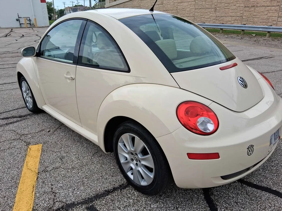 2008 Volkswagen New Beetle - Image 5 of 12