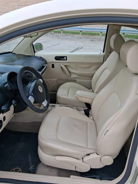2008 Volkswagen New Beetle - Image 7 of 12