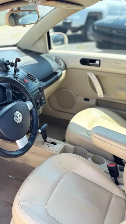 2008 Volkswagen New Beetle - Image 7 of 8