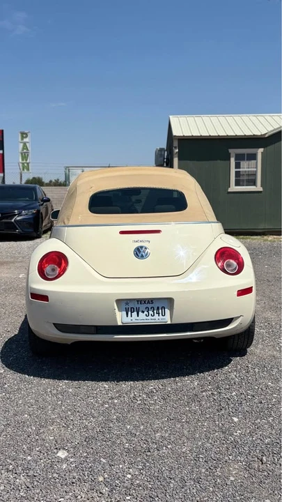 2008 Volkswagen New Beetle - Image 6 of 8
