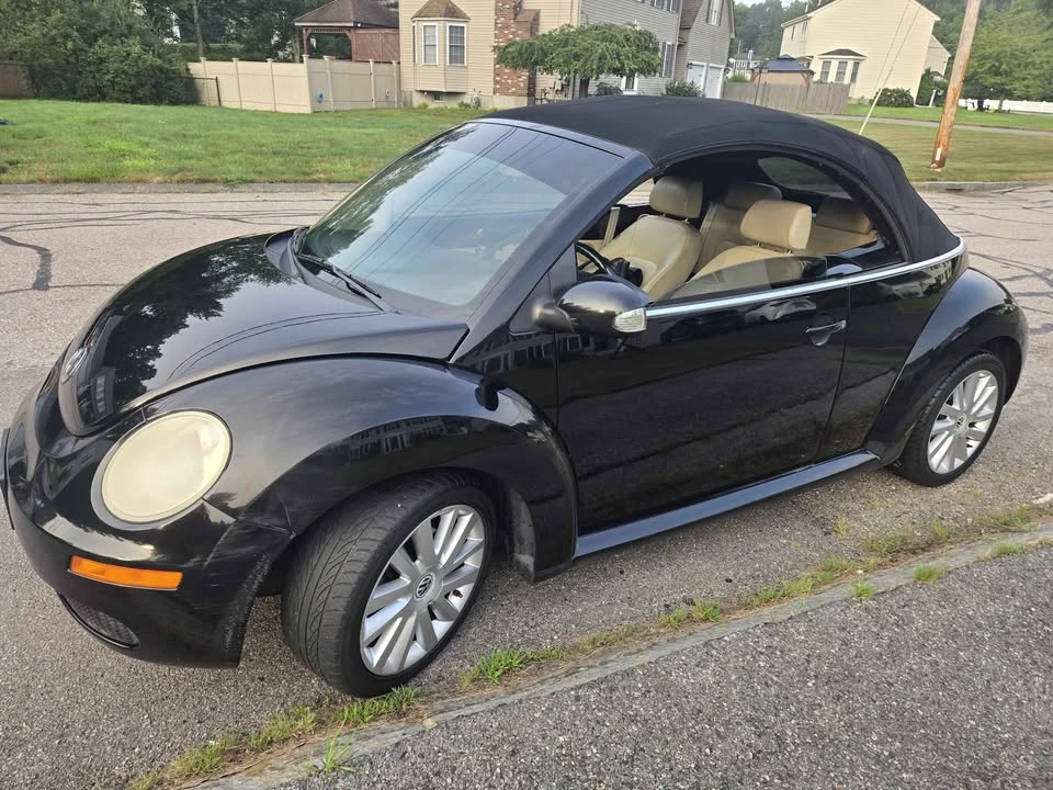 2008 Volkswagen New Beetle - Image 2 of 5