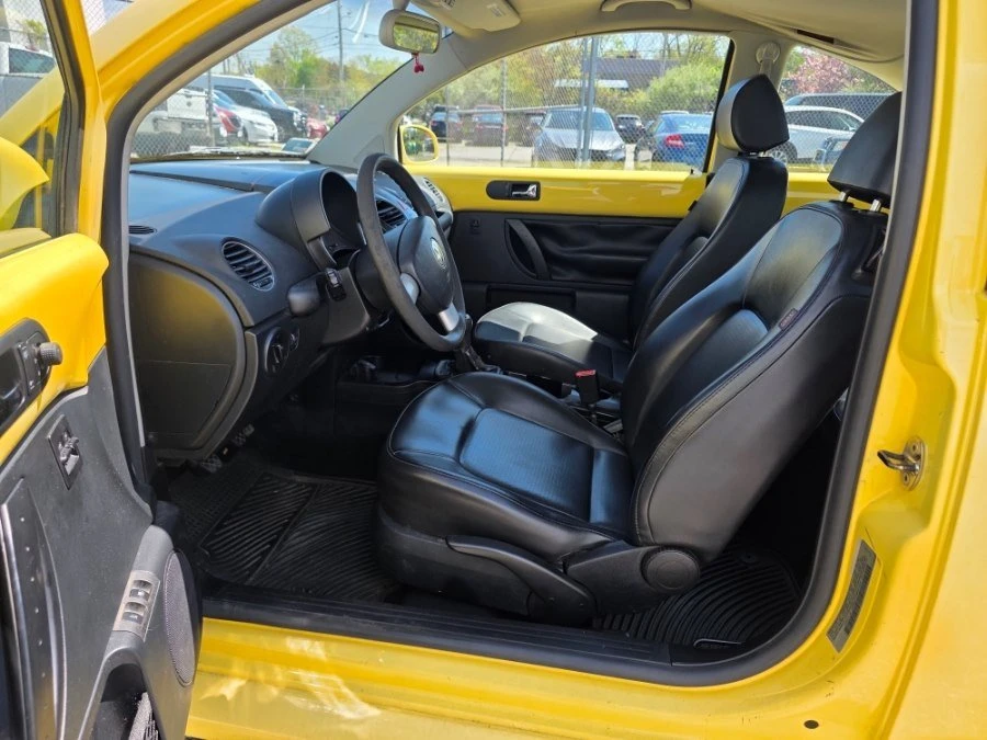 2008 Volkswagen New Beetle - Image 5 of 8