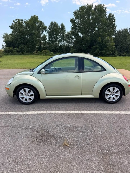 2008 Volkswagen New Beetle - Image 8 of 15
