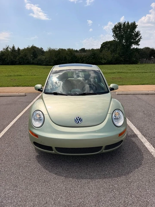 2008 Volkswagen New Beetle - Image 2 of 15
