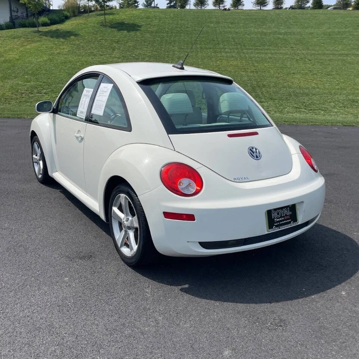 2008 Volkswagen New Beetle - Image 5 of 17