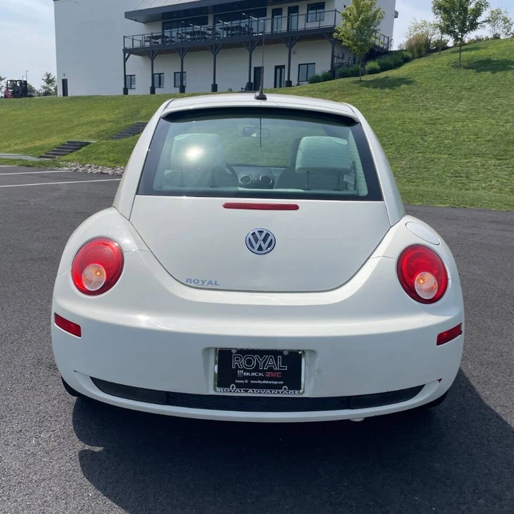 2008 Volkswagen New Beetle - Image 6 of 17