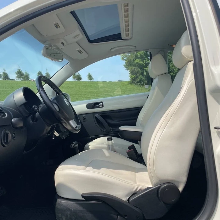 2008 Volkswagen New Beetle - Image 16 of 17
