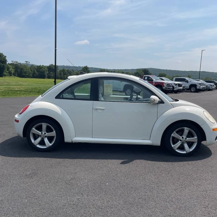 2008 Volkswagen New Beetle - Image 4 of 17