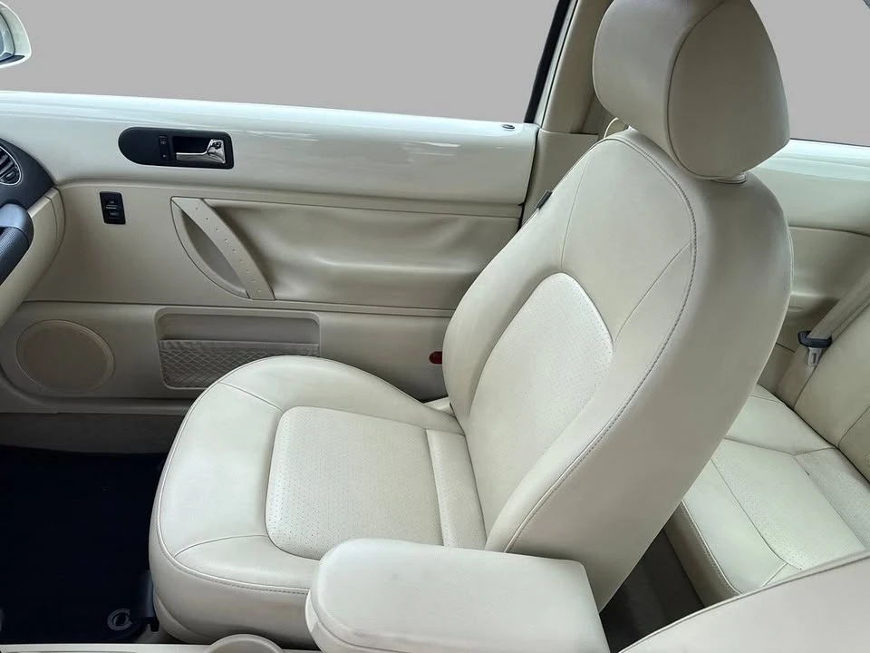 2008 Volkswagen New Beetle - Image 15 of 20