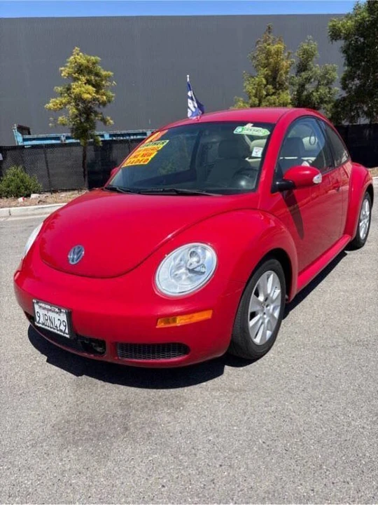 2008 Volkswagen New Beetle - Image 2 of 3