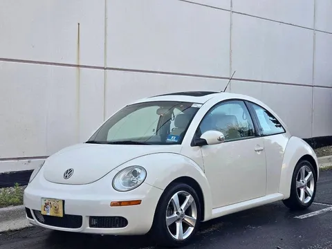 2008 Volkswagen New Beetle Triple White