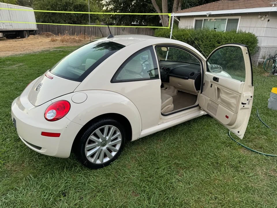 2008 Volkswagen New Beetle - Image 3 of 4