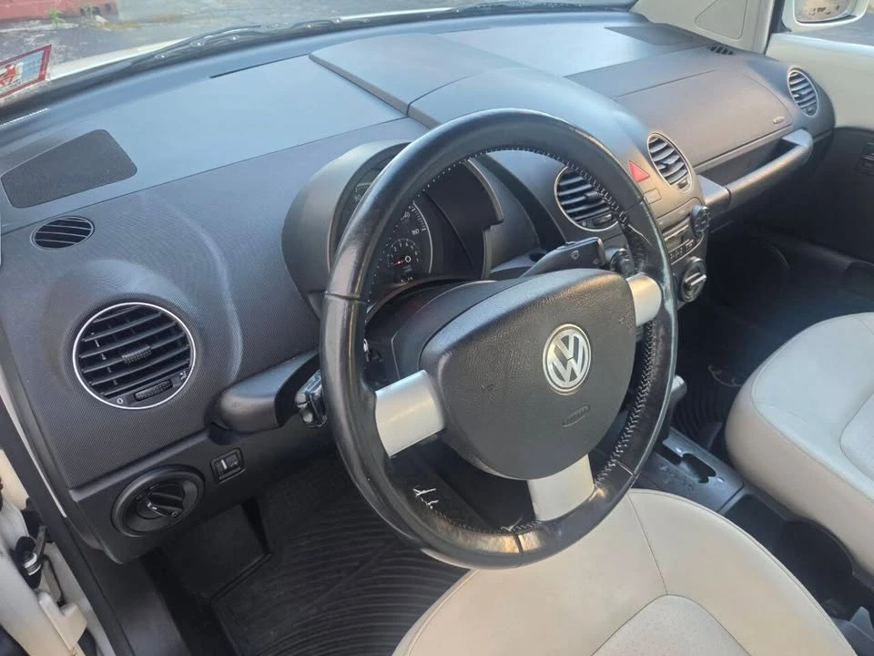 2008 Volkswagen New Beetle - Image 14 of 20