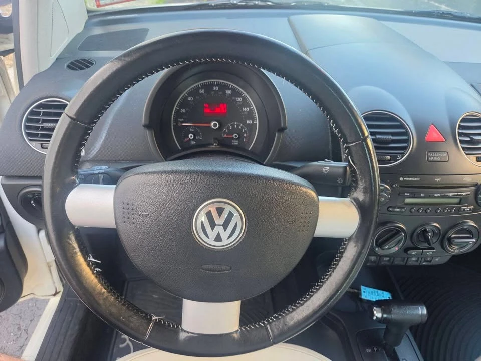 2008 Volkswagen New Beetle - Image 15 of 20