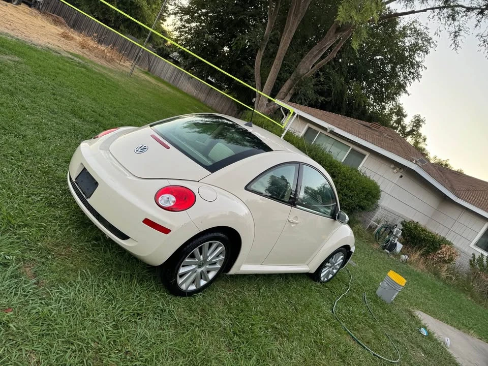 2008 Volkswagen New Beetle - Image 2 of 4