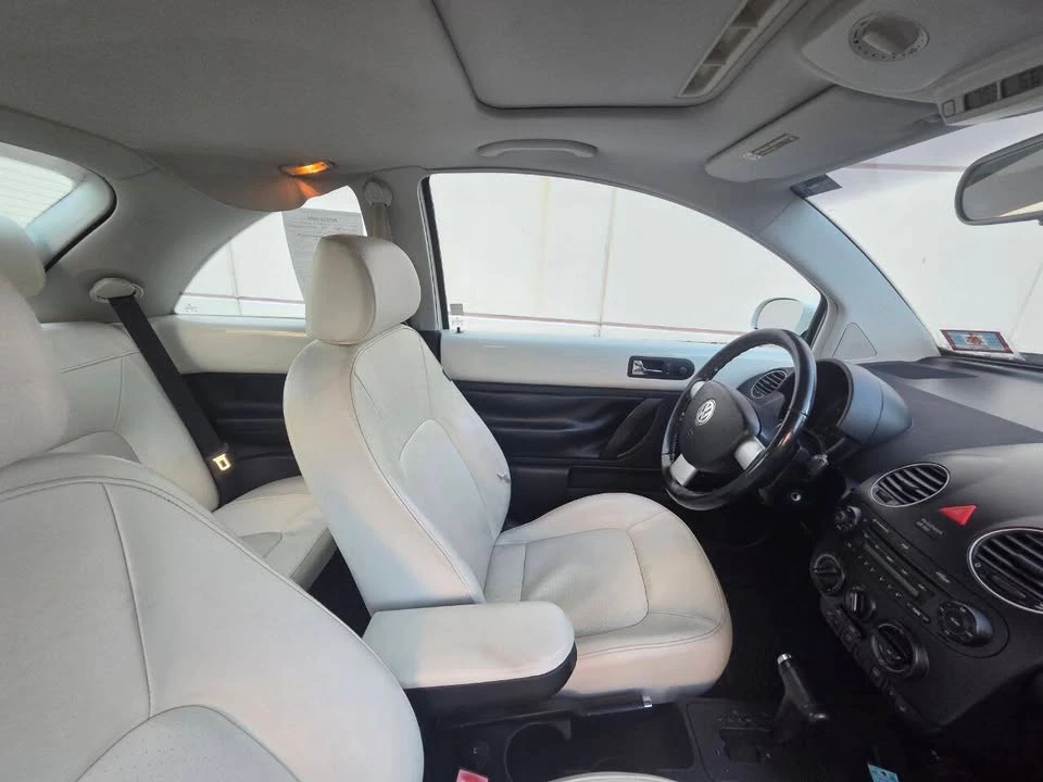 2008 Volkswagen New Beetle - Image 8 of 20