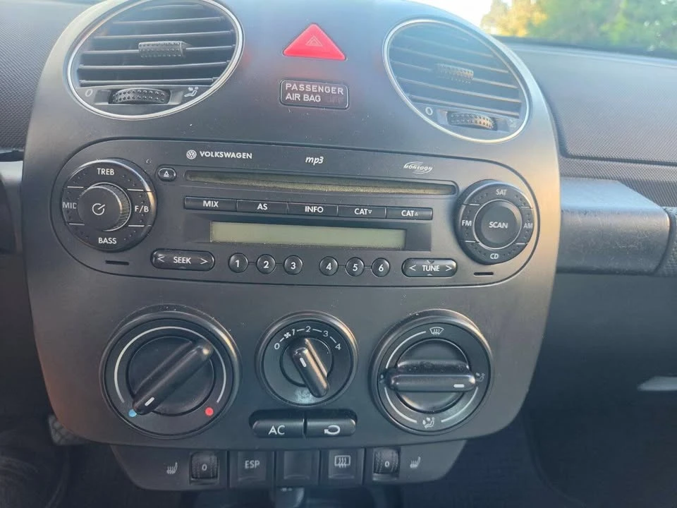 2008 Volkswagen New Beetle - Image 16 of 20