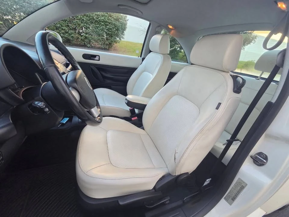 2008 Volkswagen New Beetle - Image 13 of 20