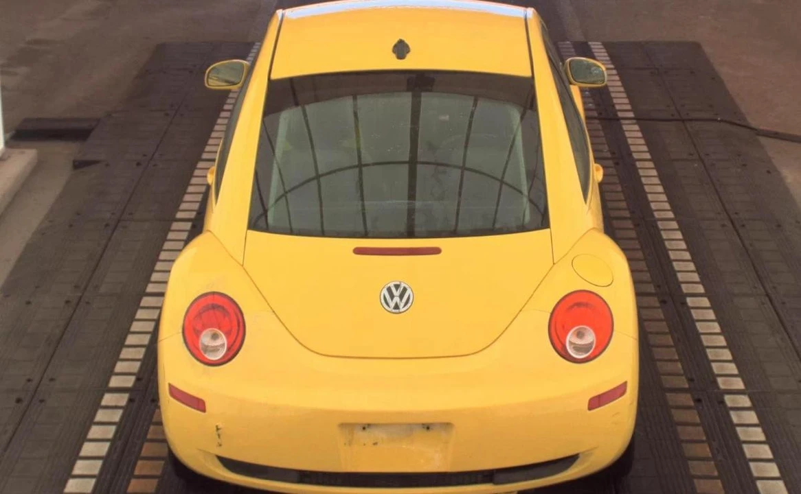 2008 Volkswagen New Beetle - Image 5 of 13