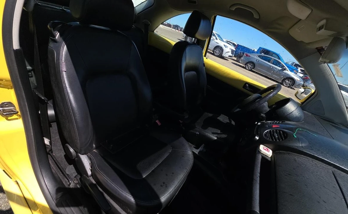 2008 Volkswagen New Beetle - Image 8 of 13