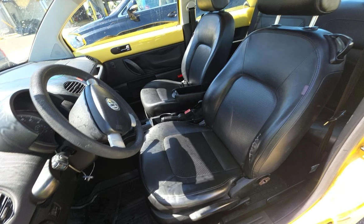 2008 Volkswagen New Beetle - Image 7 of 13
