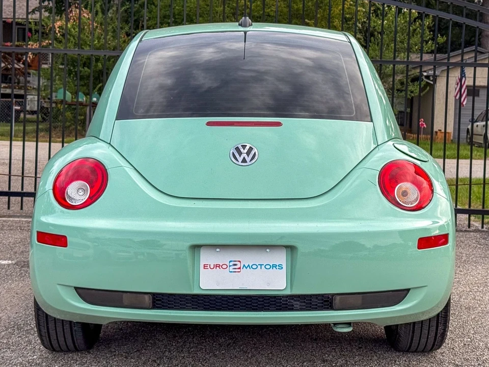 2008 Volkswagen New Beetle - Image 8 of 12