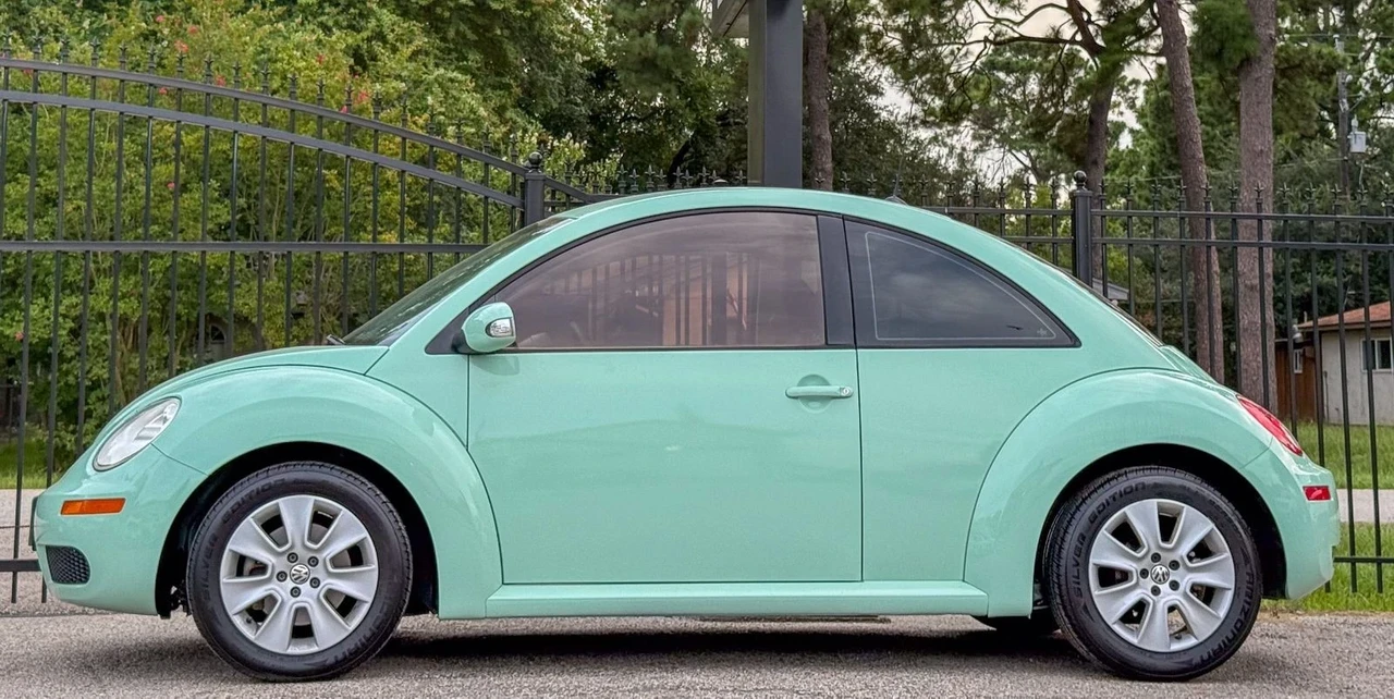 2008 Volkswagen New Beetle - Image 3 of 12